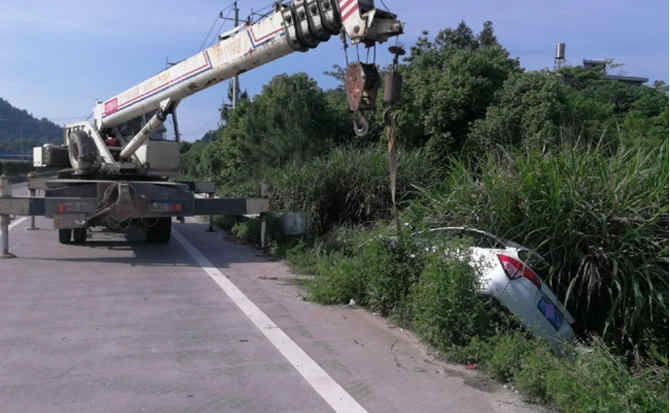 松桃重载吊车救援 松桃重载吊车救援